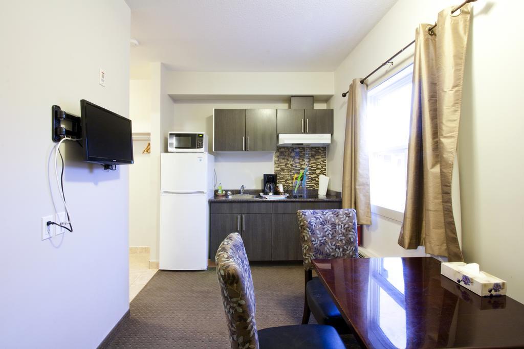 Travelodge By Wyndham Kindersley Room photo